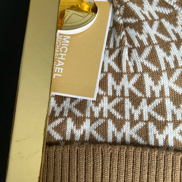 Michael Kors Women’s  MK Logo Hat, Scarf & Gloves Set